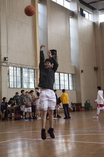 宁波体育馆篮球直播视频