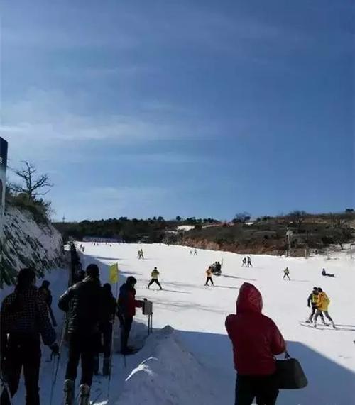 民园广场滑雪场